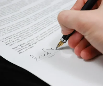 Abus de droit fiscal : signature d un acte juridique, Maître Alexis Germe, avocat fiscaliste à Bordeaux